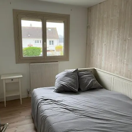 בית נופש Maison Avec Jardin Proche Circuit Des 24h