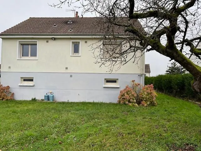 בית נופש Maison Avec Jardin Proche Circuit Des 24h